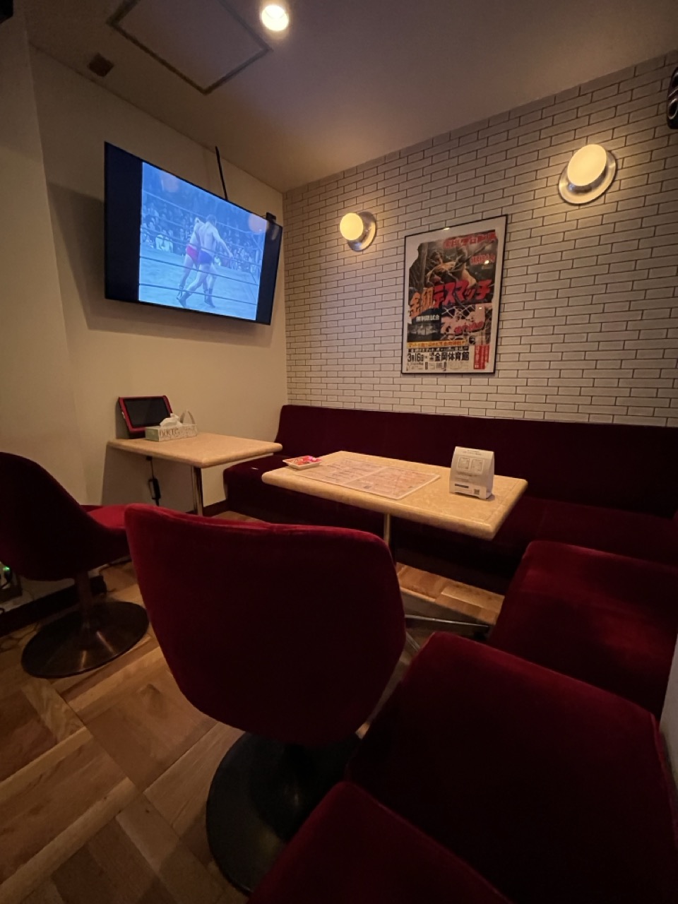 ボックス席（8席）の店内